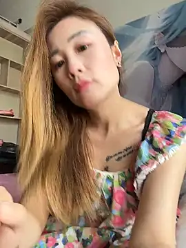 Snapshot of okgirl_23 chatting on 29, 7, 2026 okgirl 23 online show from 29, 7, 2026