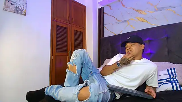 Snapshot of bick_jhonn chatting on 14, 5, 2026 bick jhonn online show from 14, 5, 2026