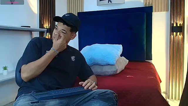 Snapshot of bick_jhonn chatting on 27, 6, 2026 bick jhonn online show from 27, 6, 2026