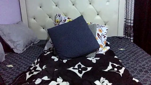 creamyamber online show from 28, 9, 2025