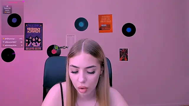 Snapshot of viola_sweet_1 chatting on 13, 5, 2026 viola sweet 1 online show from 13, 5, 2026