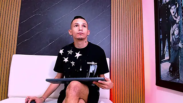 Snapshot of Isak_Berekoa chatting on 6, 6, 2026 Isak Berekoa online show from 6, 6, 2026