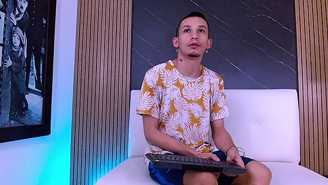 Snapshot of Isak_Berekoa chatting on 18, 6, 2026 Isak Berekoa online show from 18, 6, 2026