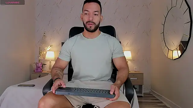 Snapshot of mike-collinss chatting on 23, 5, 2026 mike-collinss online show from 23, 5, 2026