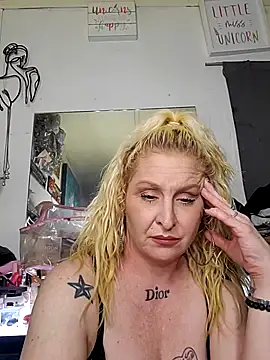 Snapshot of NutNmyGUTdaddy chatting on 4, 6, 2026 NutNmyGUTdaddy online show from 4, 6, 2026