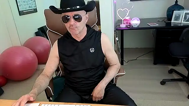 Snapshot of hotdadbod chatting on 9, 5, 2026 hotdadbod online show from 9, 5, 2026