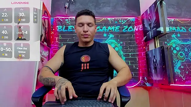 Snapshot of lucassimone_ chatting on 18, 5, 2026 lucassimone online show from 18, 5, 2026