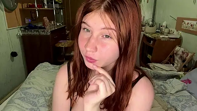 Snapshot of EmmaLovelyBB chatting on 10, 6, 2026 EmmaLovelyBB online show from 10, 6, 2026