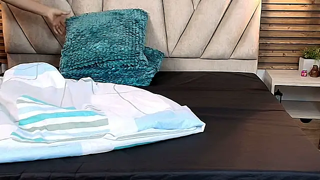 Snapshot of isabella_luxet chatting on 4, 6, 2026 isabella luxet online show from 4, 6, 2026