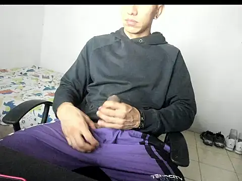 Snapshot of aquiles04 chatting on 20, 6, 2026 aquiles04 online show from 20, 6, 2026