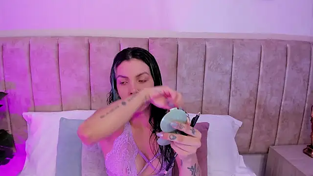 DinahCarter online show from 9, 6, 2026
