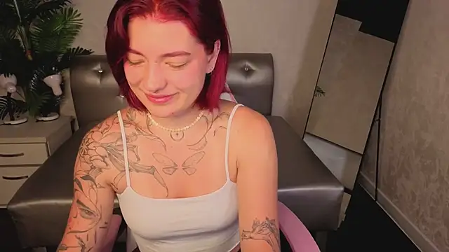 Snapshot of Nikki_Gringer chatting on 17, 6, 2026 Nikki Gringer online show from 17, 6, 2026