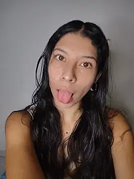 MelanyMo on online show from 25, 5, 2026