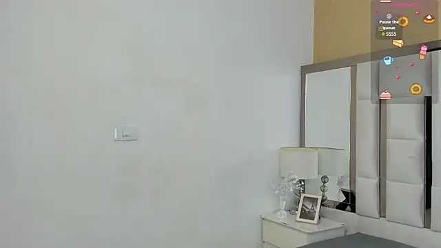 Snapshot of SophiaScottX chatting on 25, 6, 2026 SophiaScottX online show from 25, 6, 2026