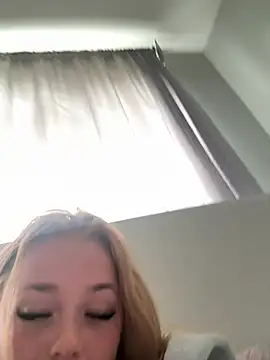 miaflowerxx online show from 15, 6, 2026