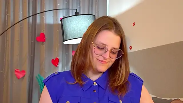 Snapshot of AlexaAvery chatting on 19, 5, 2026 AlexaAvery online show from 19, 5, 2026