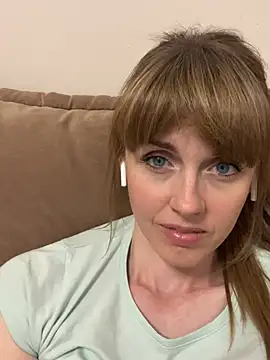 Snapshot of Kamilochka29511 chatting on 21, 5, 2026 Kamilochka29511 online show from 21, 5, 2026