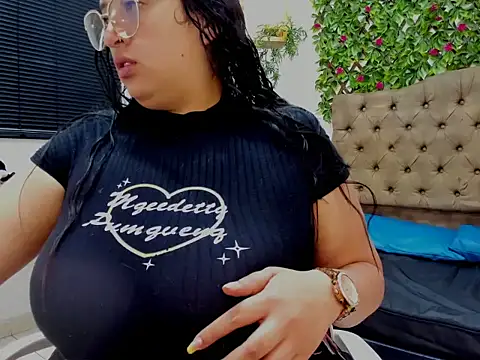 Snapshot of Candy_Curvyy chatting on 20, 5, 2026 Candy Curvyy online show from 20, 5, 2026