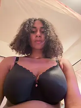 Snapshot of princesaAngel chatting on 15, 5, 2026 princesaAngel online show from 15, 5, 2026