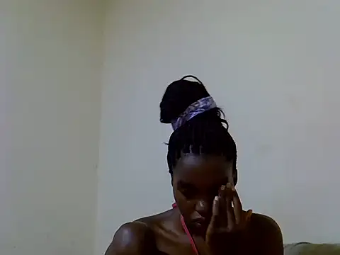 Snapshot of princess_scovia chatting on 2, 6, 2026 princess scovia online show from 2, 6, 2026