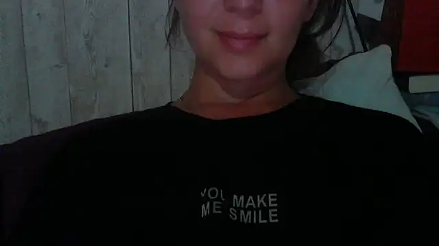 Snapshot of Bella--White chatting on 14, 6, 2026 Bella--White online show from 14, 6, 2026