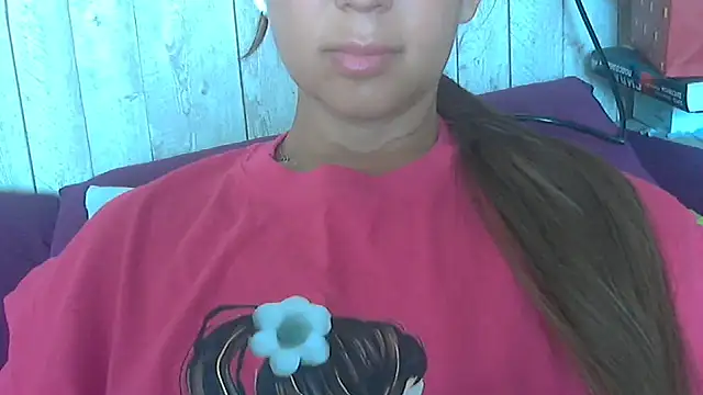 Snapshot of Bella--White chatting on 15, 6, 2026 Bella--White online show from 15, 6, 2026