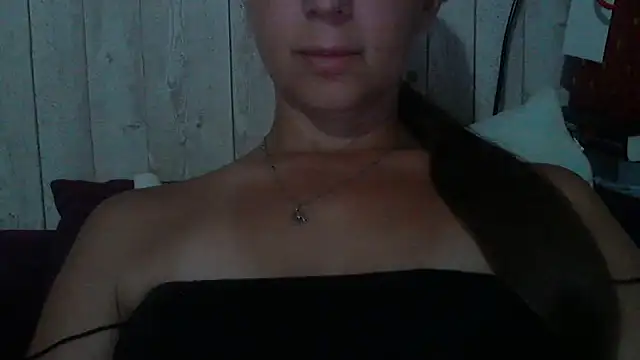 Snapshot of Bella--White chatting on 20, 6, 2026 Bella--White online show from 20, 6, 2026