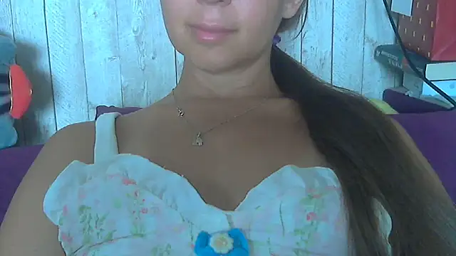 Snapshot of Bella--White chatting on 25, 6, 2026 Bella--White online show from 25, 6, 2026