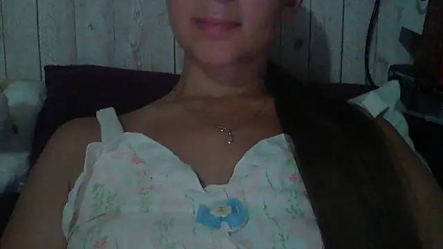 Snapshot of Bella--White chatting on 27, 6, 2026 Bella--White online show from 27, 6, 2026