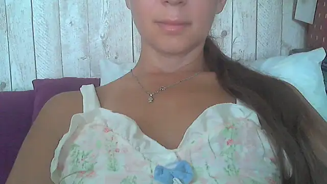 Snapshot of Bella--White chatting on 29, 6, 2026 Bella--White online show from 29, 6, 2026
