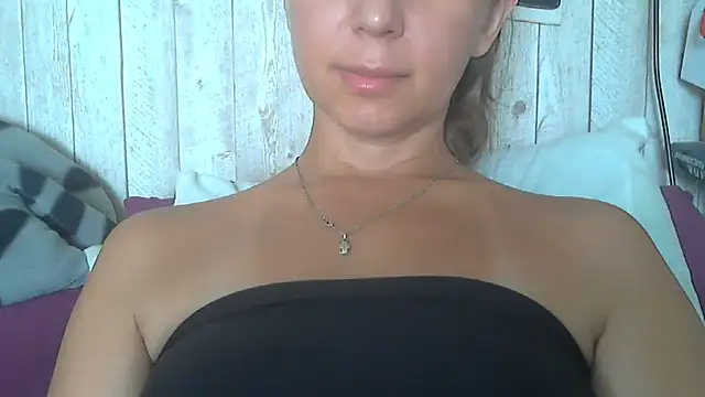 Snapshot of Bella--White chatting on 1, 7, 2026 Bella--White online show from 1, 7, 2026