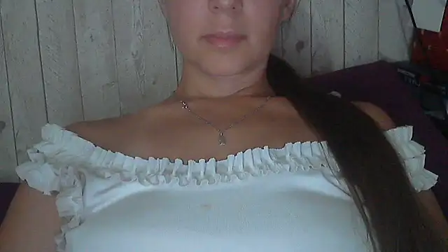 Snapshot of Bella--White chatting on 9, 7, 2026 Bella--White online show from 9, 7, 2026
