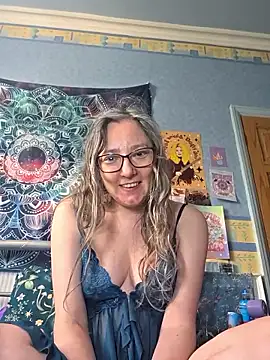 Izzylove47 online show from 18, 5, 2026