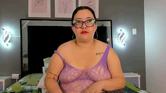 Snapshot of zoe_curvyy chatting on 3, 7, 2026 zoe curvyy online show from 3, 7, 2026