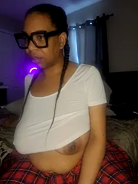 Snapshot of KinkeeKaee chatting on 21, 5, 2026 KinkeeKaee online show from 21, 5, 2026