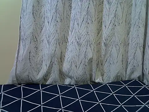 Snapshot of petite_pretti chatting on 10, 6, 2026 petite pretti online show from 10, 6, 2026