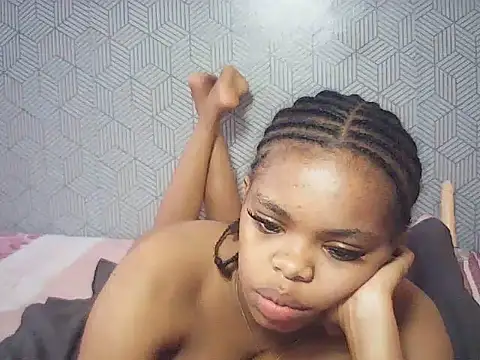 Snapshot of BustieLaura chatting on 5, 7, 2026 BustieLaura online show from 5, 7, 2026