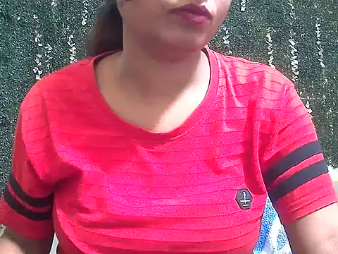 Snapshot of shallykaur chatting on 16, 6, 2026 shallykaur online show from 16, 6, 2026