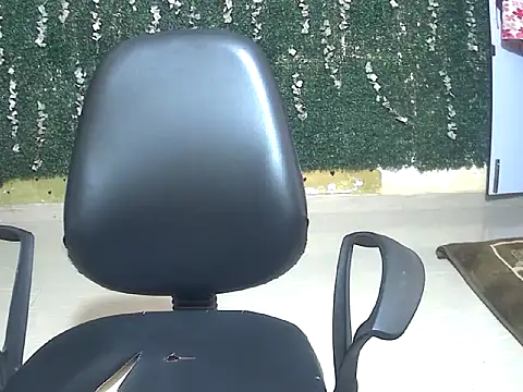 Snapshot of shallykaur chatting on 27, 6, 2026 shallykaur online show from 27, 6, 2026