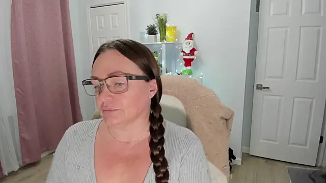 Snapshot of Vika73 chatting on 13, 12, 2024 Vika73 online show from 13, 12, 2024