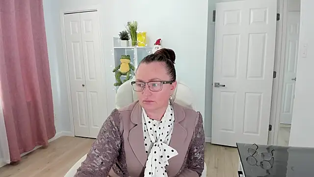 Snapshot of Vika73 chatting on 18, 12, 2024 Vika73 online show from 18, 12, 2024
