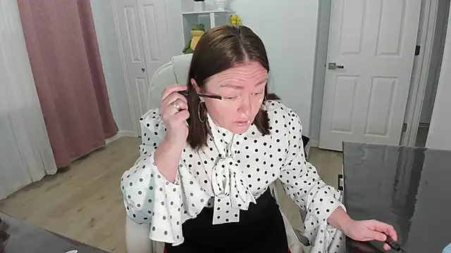 Snapshot of Vika73 chatting on 19, 2, 2025 Vika73 online show from 19, 2, 2025