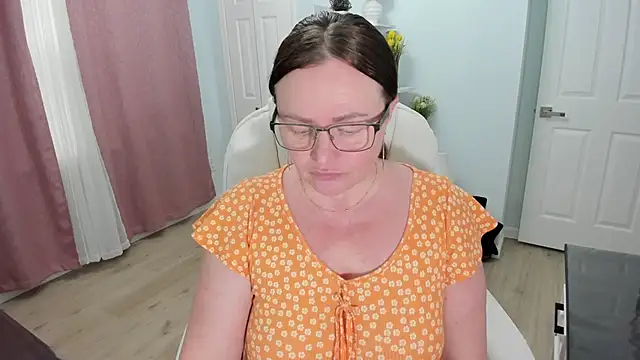 Snapshot of Vika73 chatting on 22, 2, 2025 Vika73 online show from 22, 2, 2025