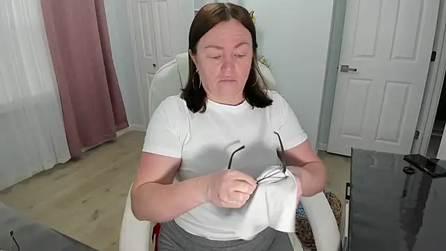 Snapshot of Vika73 chatting on 1, 3, 2025 Vika73 online show from 1, 3, 2025