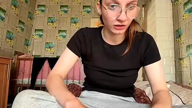 Snapshot of SparkleJebb chatting on 19, 6, 2026 SparkleJebb online show from 19, 6, 2026