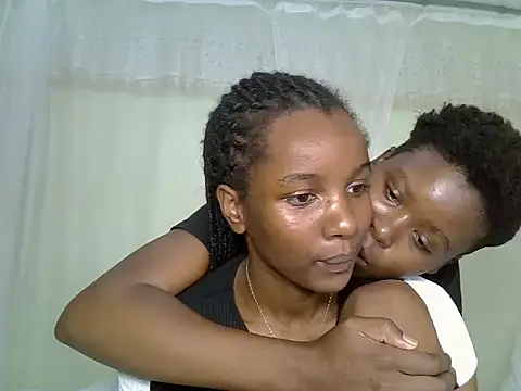 Snapshot of Sexy_vylsa chatting on 2, 7, 2026 Sexy vylsa online show from 2, 7, 2026