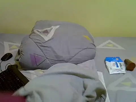 Snapshot of Pearl_petite chatting on 23, 6, 2026 Pearl petite online show from 23, 6, 2026