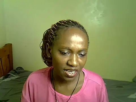Snapshot of Pearl_petite chatting on 5, 7, 2026 Pearl petite online show from 5, 7, 2026