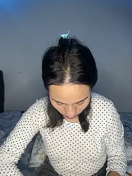MadisonYoung000 online show from 9, 6, 2026