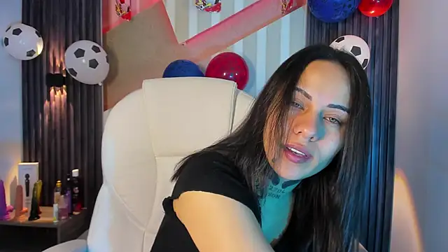 MadisonYoung000 online show from 25, 6, 2026